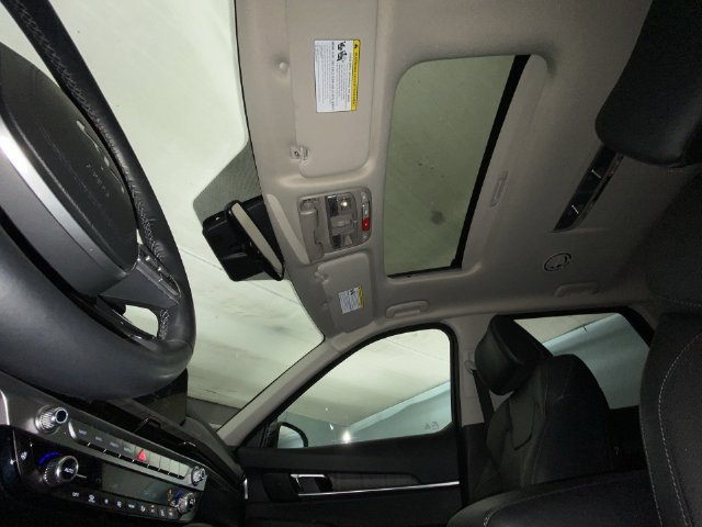 Used 2024 Kia Telluride EX w/ EX Captain's Chair Package AWD/4WD image 22