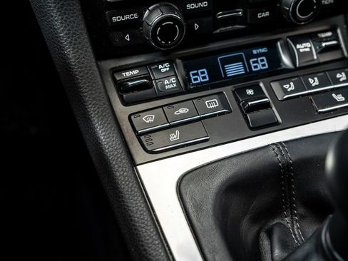 Used 2014 Porsche 911 Carrera 4S image 19