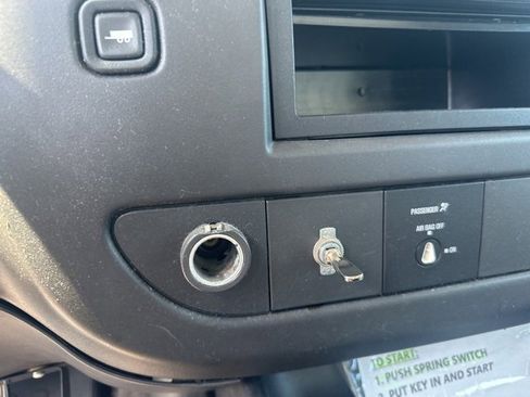 Used 2008 Chevrolet Express 3500 image 12