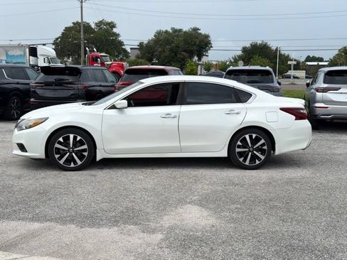 Used 2018 Nissan Altima 2.5 SR FWD image 2