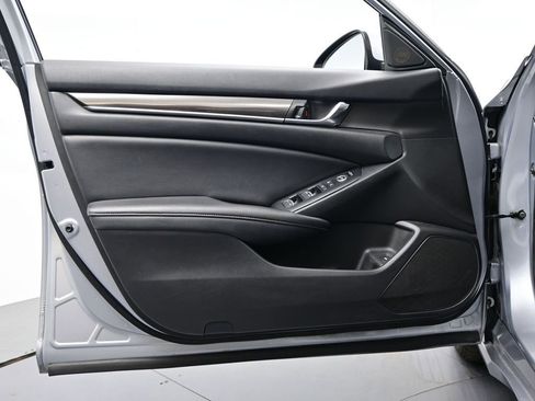 Used 2020 Honda Accord Sport image 11