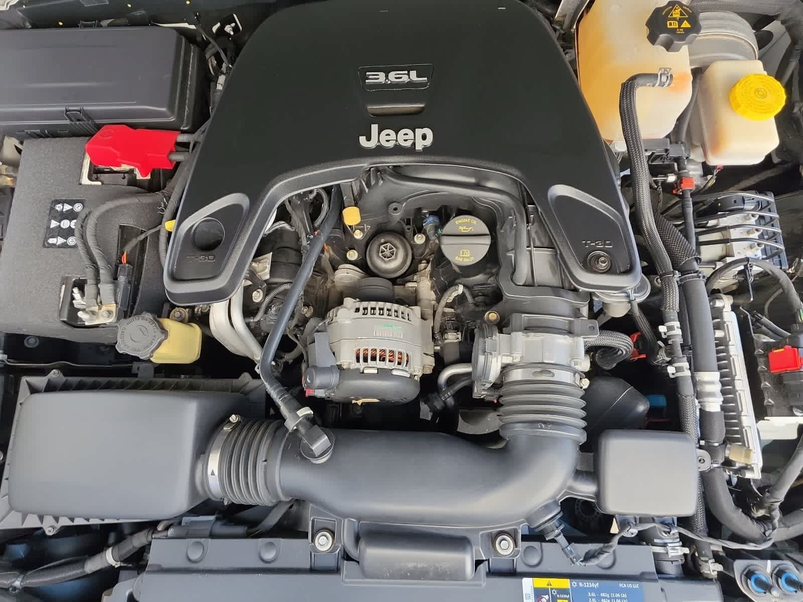 Used 2018 Jeep Wrangler Unlimited Sport S AWD/4WD image 32