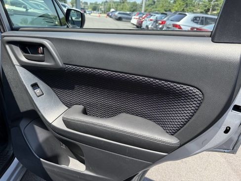 Used 2018 Subaru Forester 2.5i w/ Alloy Wheel Package image 12