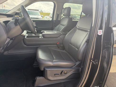 Used 2025 Ford Expedition Max Active image 9