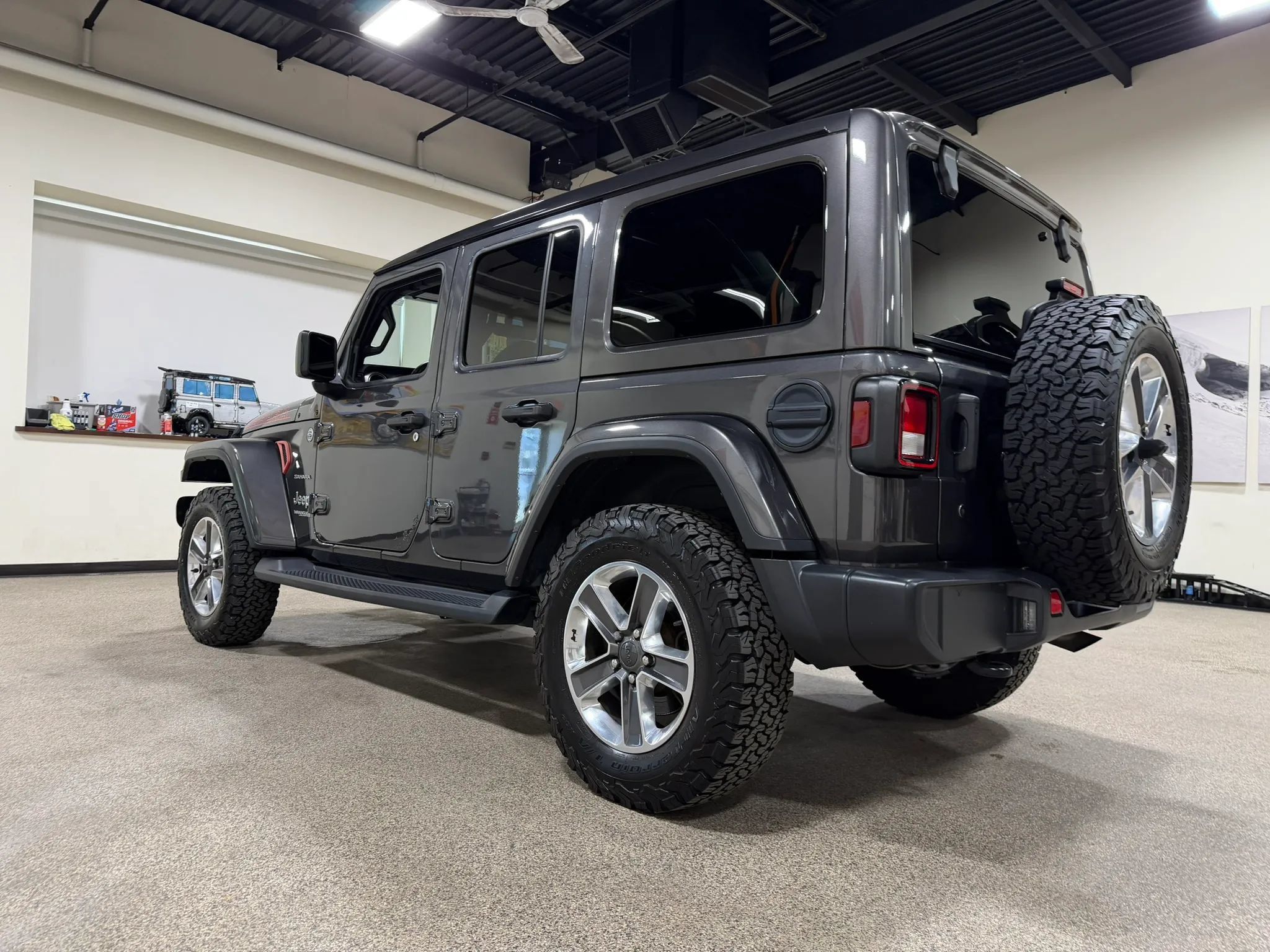 Used 2020 Jeep Wrangler Unlimited Sahara w/ Uconnect 4C Nav & Sound Group AWD/4WD image 7