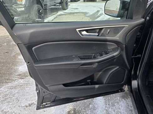 Used 2024 Ford Edge SEL image 9