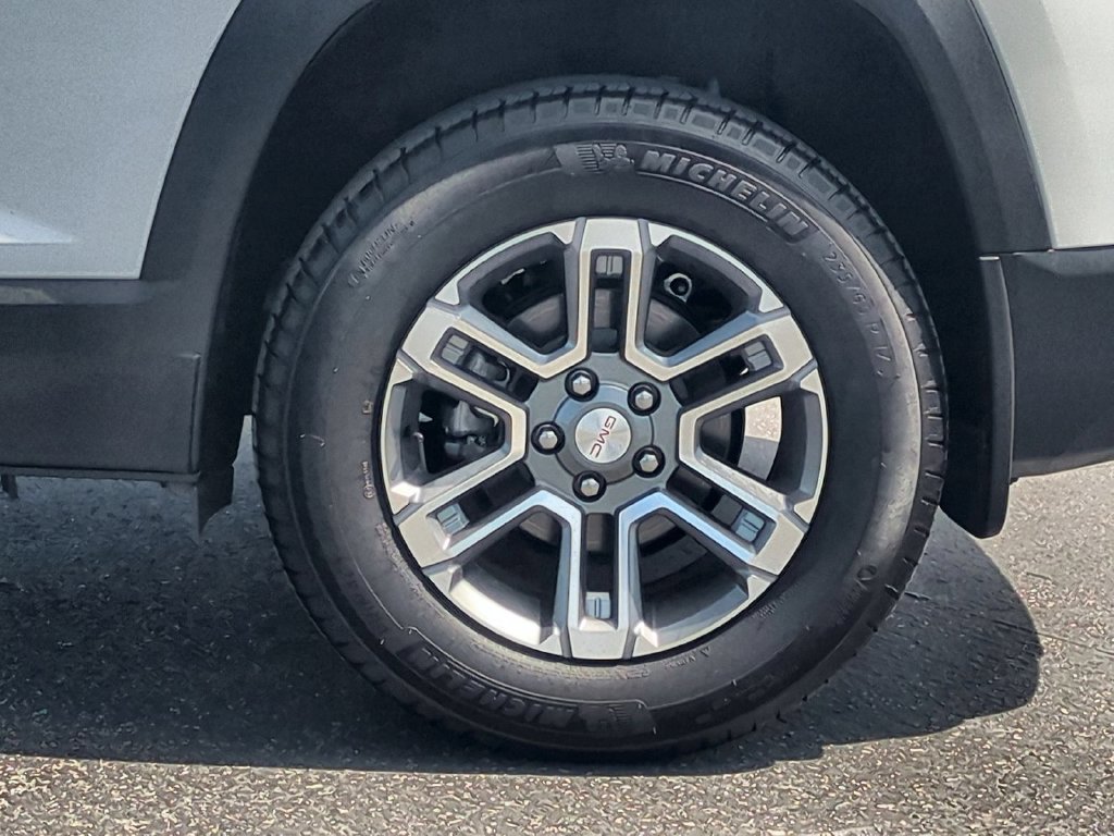 Certified 2026 GMC Terrain Elevation AWD/4WD image 36