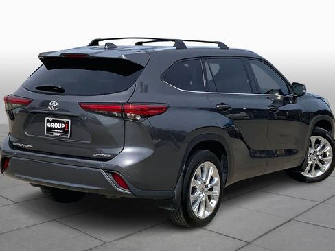 Used 2023 Toyota Highlander Limited FWD image 21
