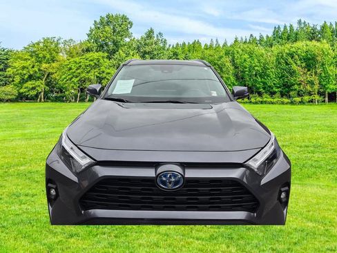 Used 2023 Toyota RAV4 XLE Premium AWD/4WD image 3