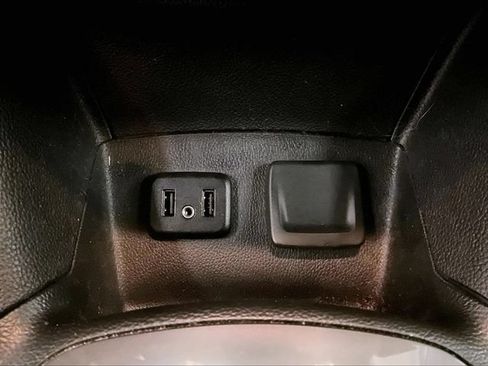 Used 2019 Chevrolet Cruze LT FWD image 31