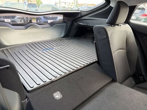 Used 2021 Toyota Prius Prime LE FWD image 32