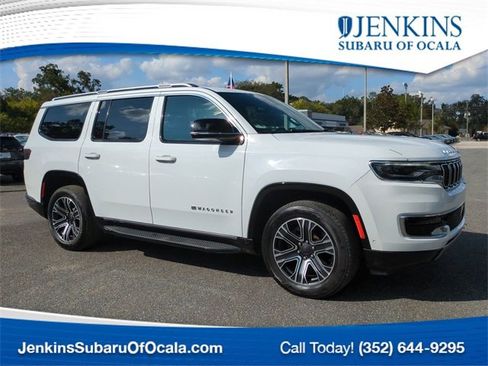 Used 2024 Jeep Wagoneer Series II image 1