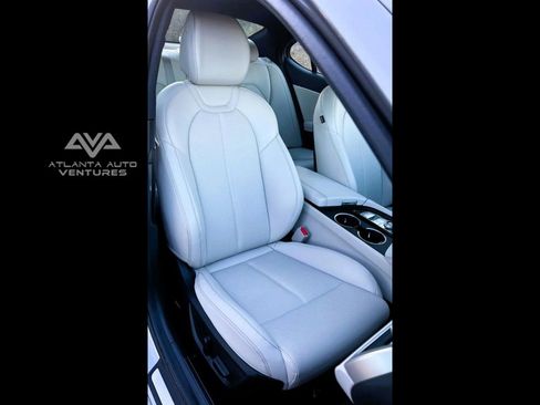 Used 2024 Genesis G70 2.5T image 31