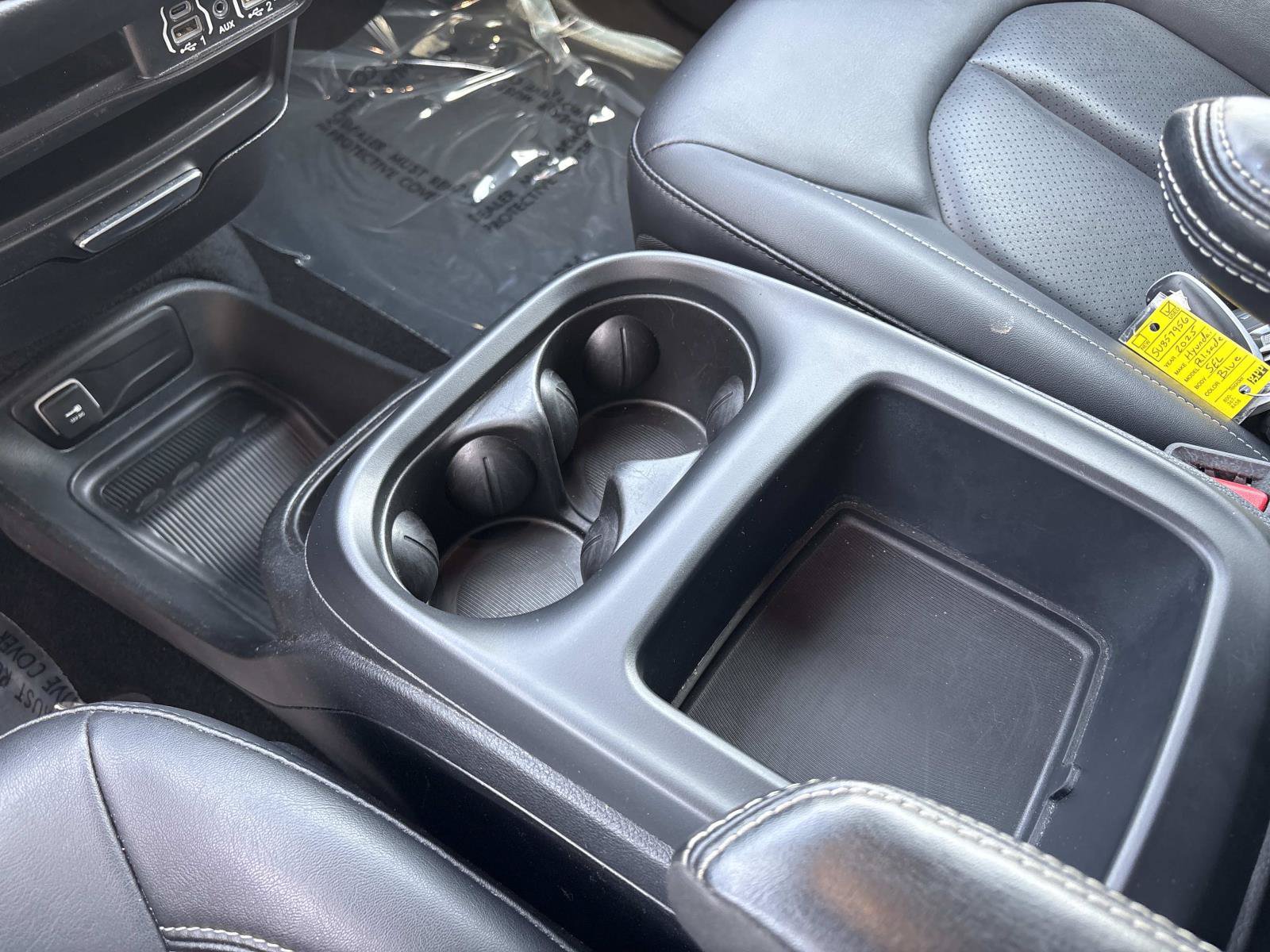 Certified 2025 Chrysler Pacifica Select FWD image 28
