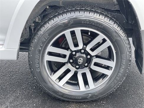 Used 2024 Toyota 4Runner Limited image 34