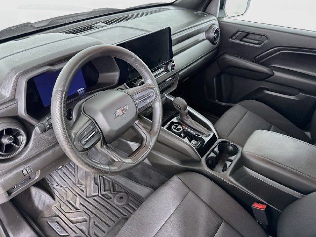 Used 2023 Chevrolet Colorado Trail Boss w/ Technology Package AWD/4WD image 15