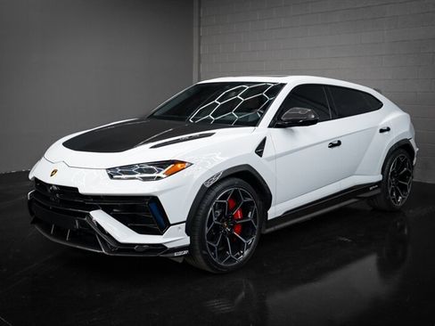 Used 2024 Lamborghini Urus Performante image 2