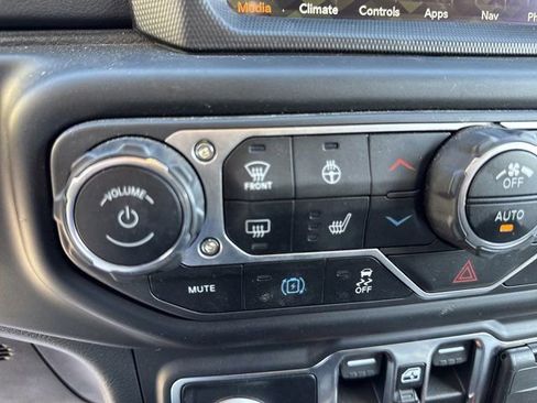 Used 2022 Jeep Wrangler Unlimited Rubicon 4xe w/ Cold Weather Group AWD/4WD image 20