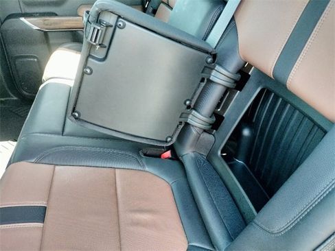 Used 2022 Chevrolet Silverado 1500 High Country image 23