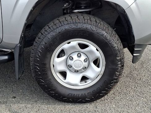 Used 2020 Toyota Tacoma SR AWD/4WD image 11