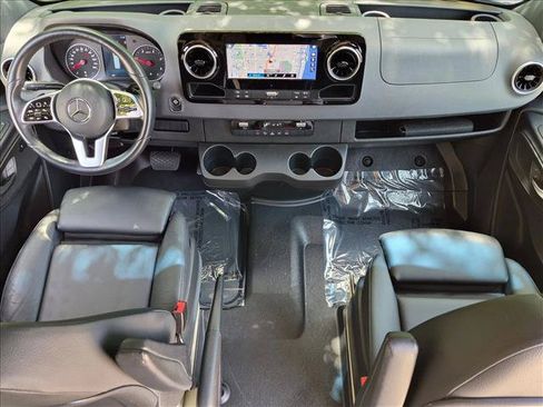 Used 2024 Mercedes-Benz Sprinter 2500 image 17