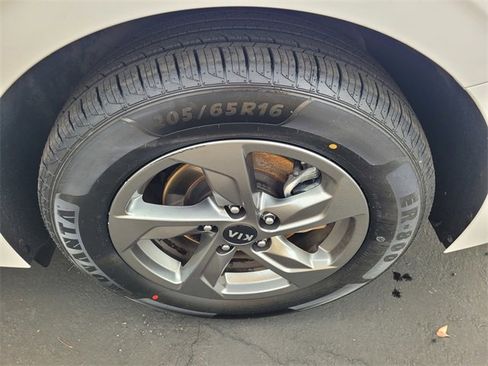 Used 2021 Kia K5 LXS image 25