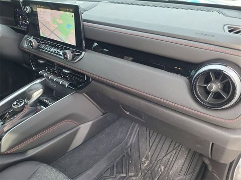 Used 2024 Chevrolet Colorado Z71 w/ Z71 Convenience Package 2 image 34