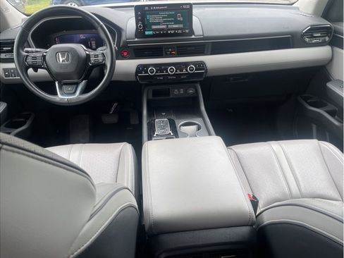 Used 2023 Honda Pilot Elite image 12