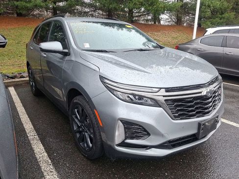 Certified 2023 Chevrolet Equinox RS image 3