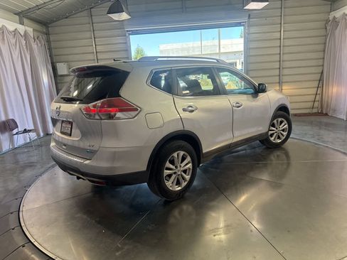 Used 2014 Nissan Rogue SV FWD image 4