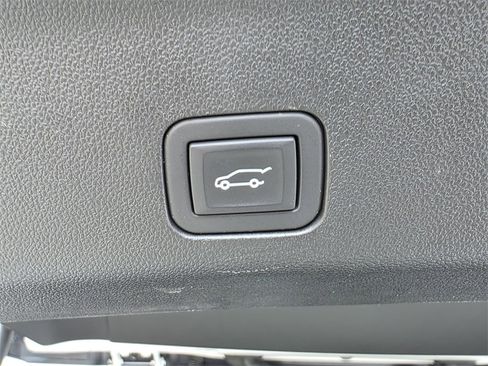 Used 2024 Chevrolet Suburban RST image 15