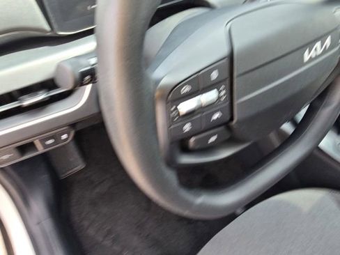 Used 2025 Kia K4 FWD image 26