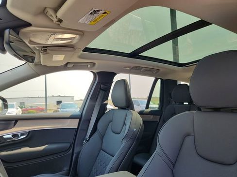 New 2025 Volvo XC90 B5 Plus w/ Protection Package Premier image 23