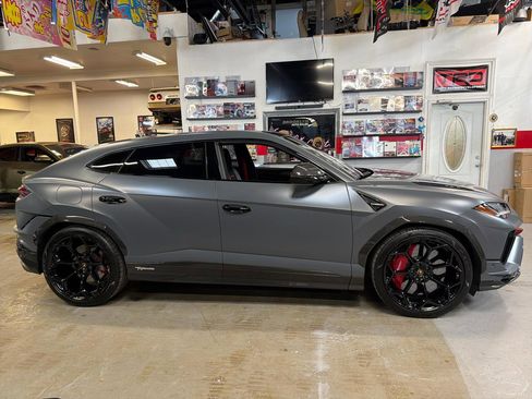 Used 2024 Lamborghini Urus Performante image 4