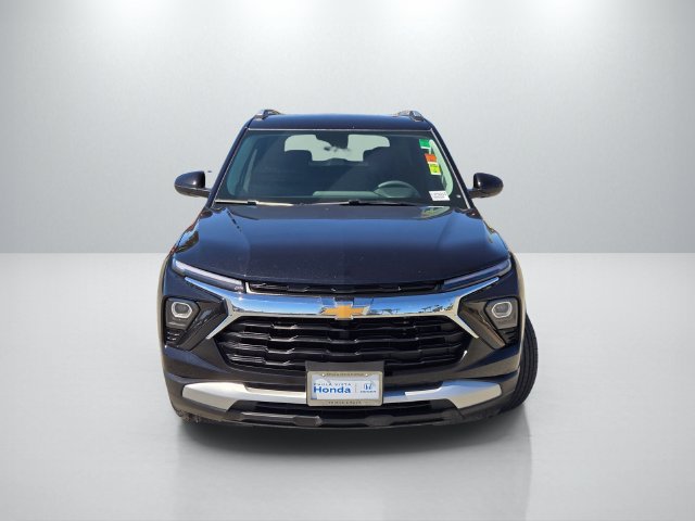 Used 2026 Chevrolet TrailBlazer LT FWD image 2