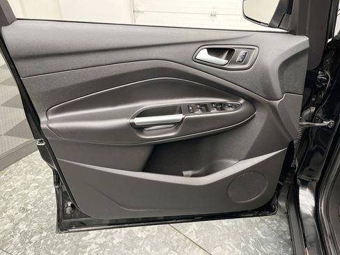 Used 2017 Ford Escape SE FWD image 7