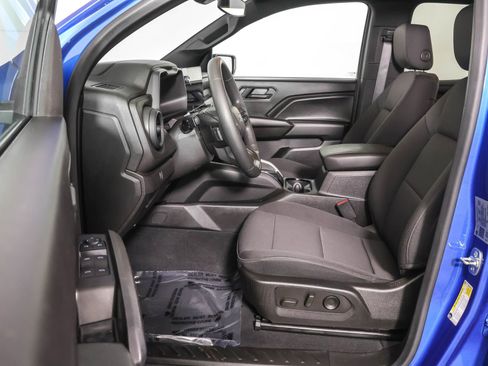 Used 2024 Chevrolet Colorado Trail Boss w/ Technology Package image 6