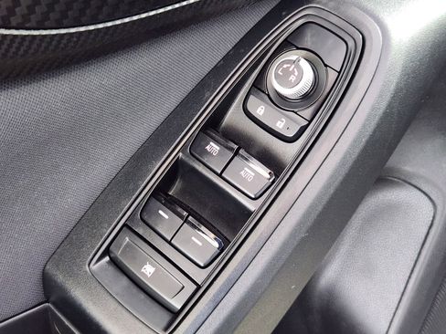 Used 2023 Subaru Crosstrek 2.0i Premium image 17