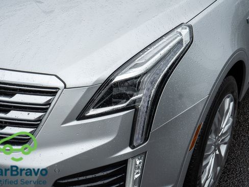 Used 2018 Cadillac XT5 Premium Luxury FWD image 9