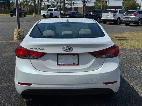 Used 2016 Hyundai Elantra SE FWD image 4