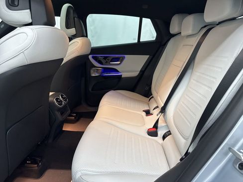 Used 2025 Mercedes-Benz GLC 300 4MATIC image 20