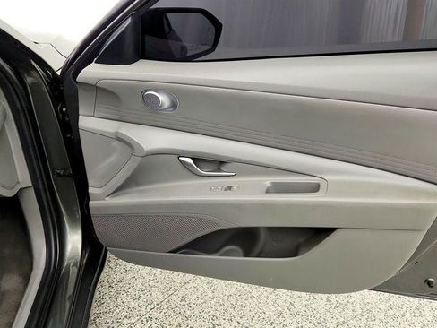 Used 2024 Hyundai Elantra SE FWD image 24