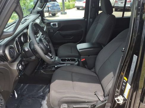 Used 2023 Jeep Wrangler Unlimited w/ Sun & Screen Package AWD/4WD image 27