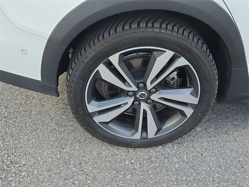 Used 2023 Volvo V60 B5 Cross Country Plus w/ Protection Package Premier image 5