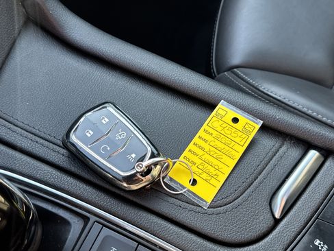 Used 2021 Cadillac XT6 Premium Luxury image 36