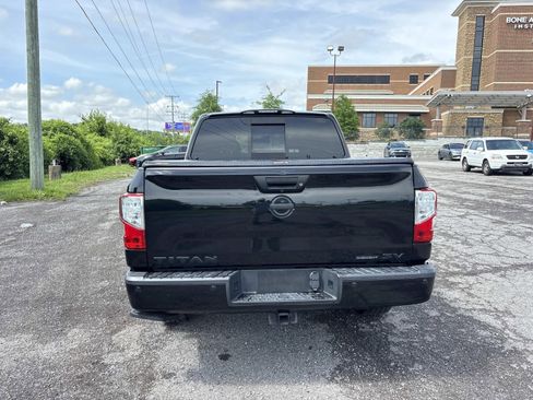 Used 2019 Nissan Titan SV w/ SV Convenience Package RWD image 6