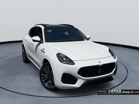 Used 2023 Maserati Grecale Modena AWD/4WD image 3