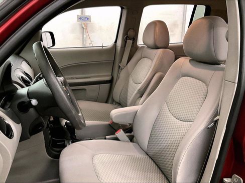 Used 2009 Chevrolet HHR LS image 24