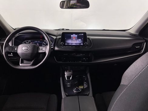 Used 2025 Nissan Rogue SV AWD/4WD image 14