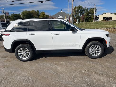 New 2025 Jeep Grand Cherokee image 8